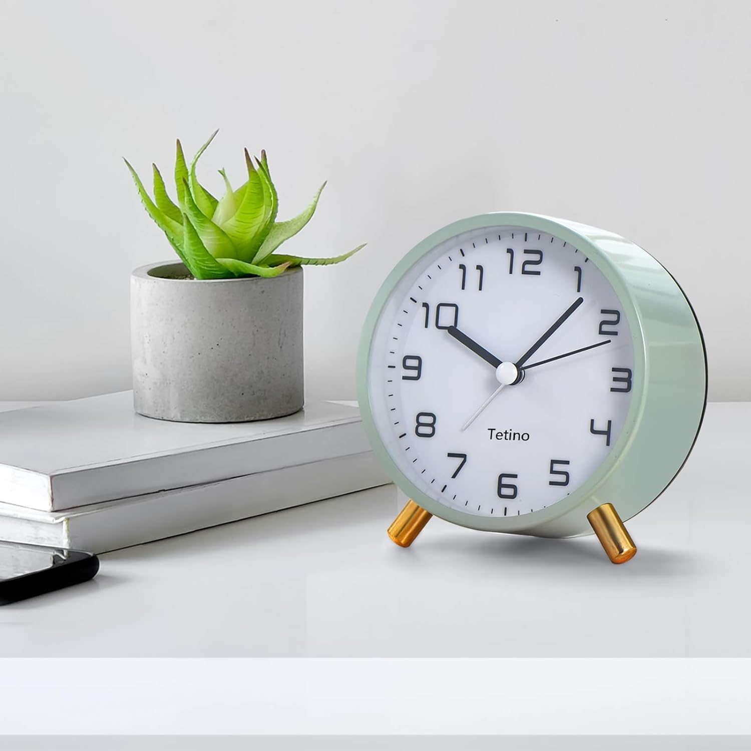 Tetino Analog Alarm Clock with Night Light White