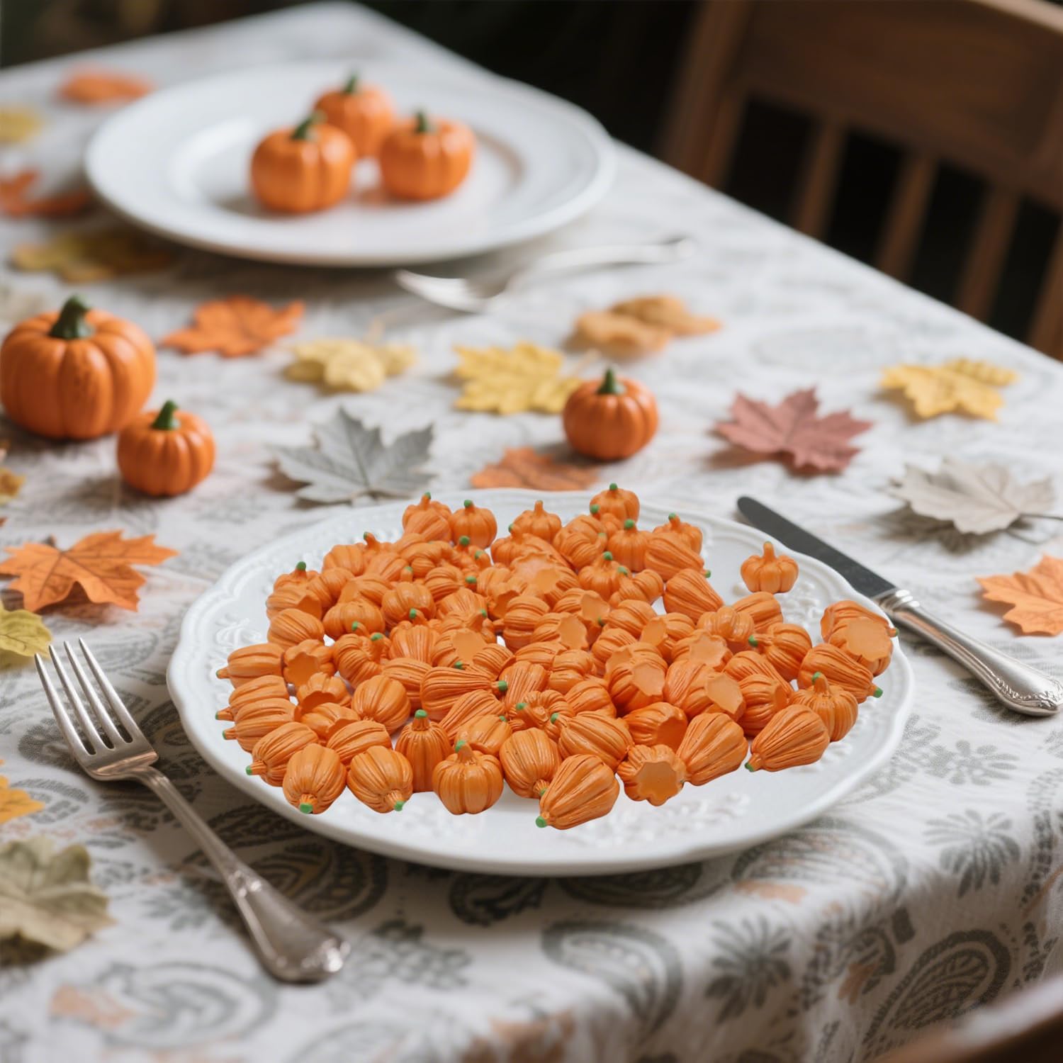FESTGLOX 100Pcs Mini Resin Pumpkins for Fall Decor