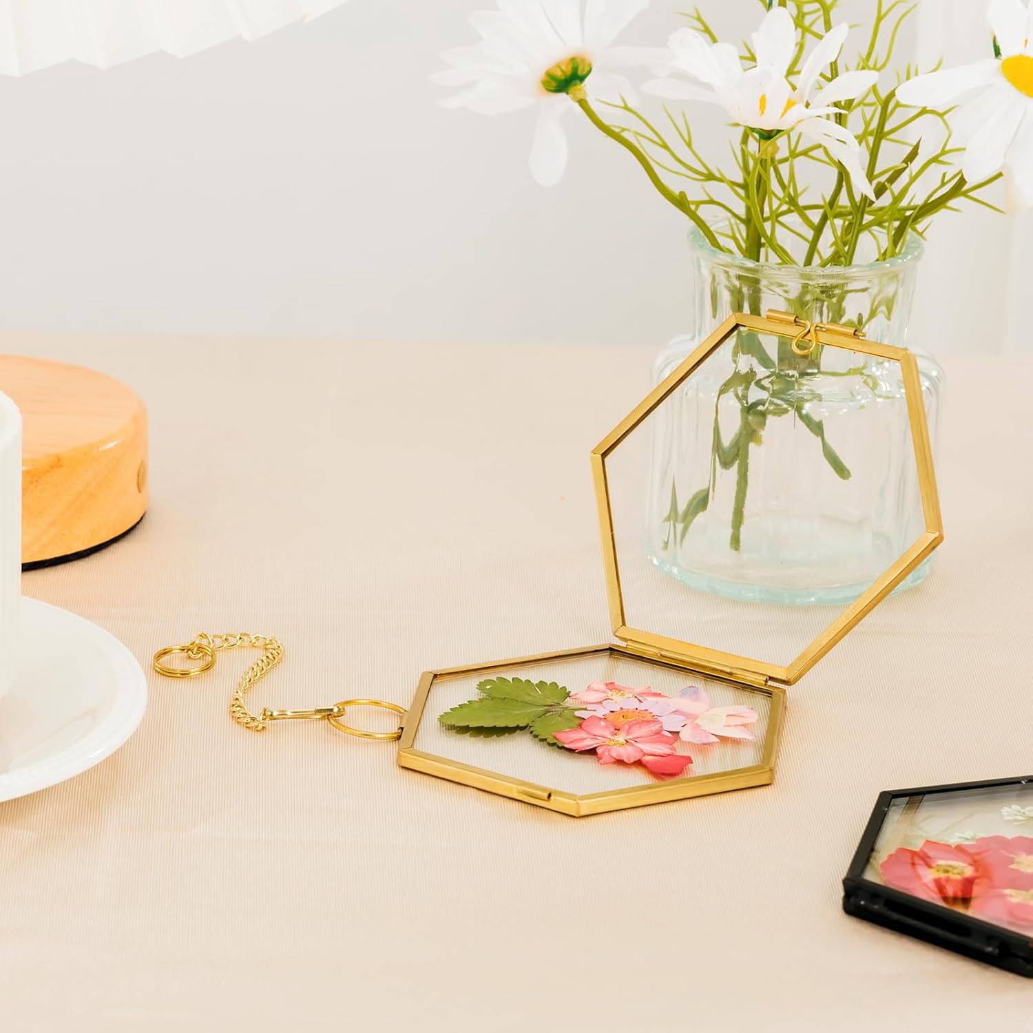 Mini Glass Floating Frame for Dried Flowers Gold Metal Wall Hanging Frame