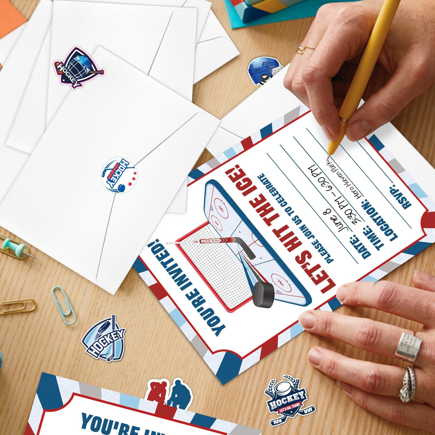 20Pcs Hockey Invitations with Envelopes Stickers