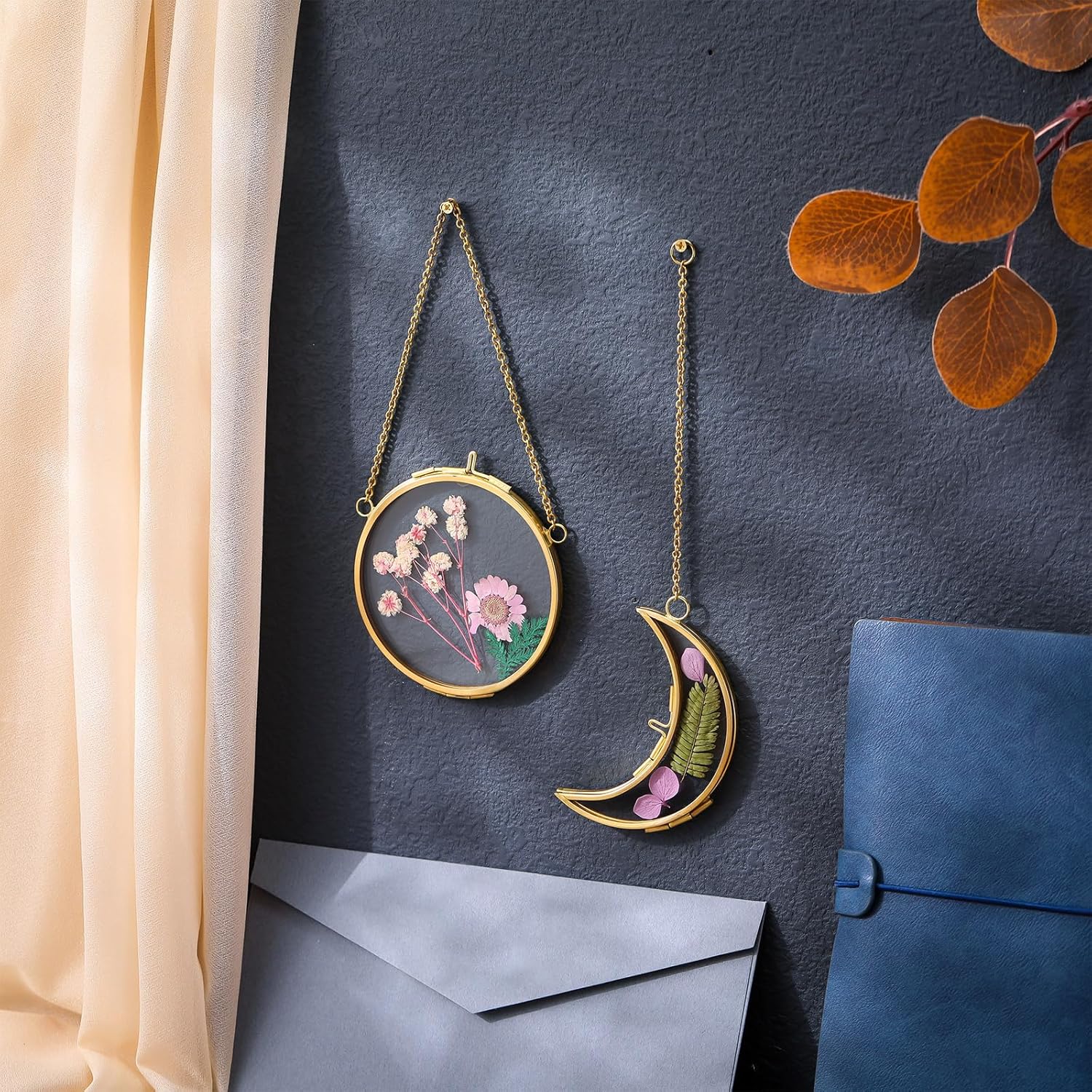 Qunclay 4 Pcs Pressed Flower Frame with Chain