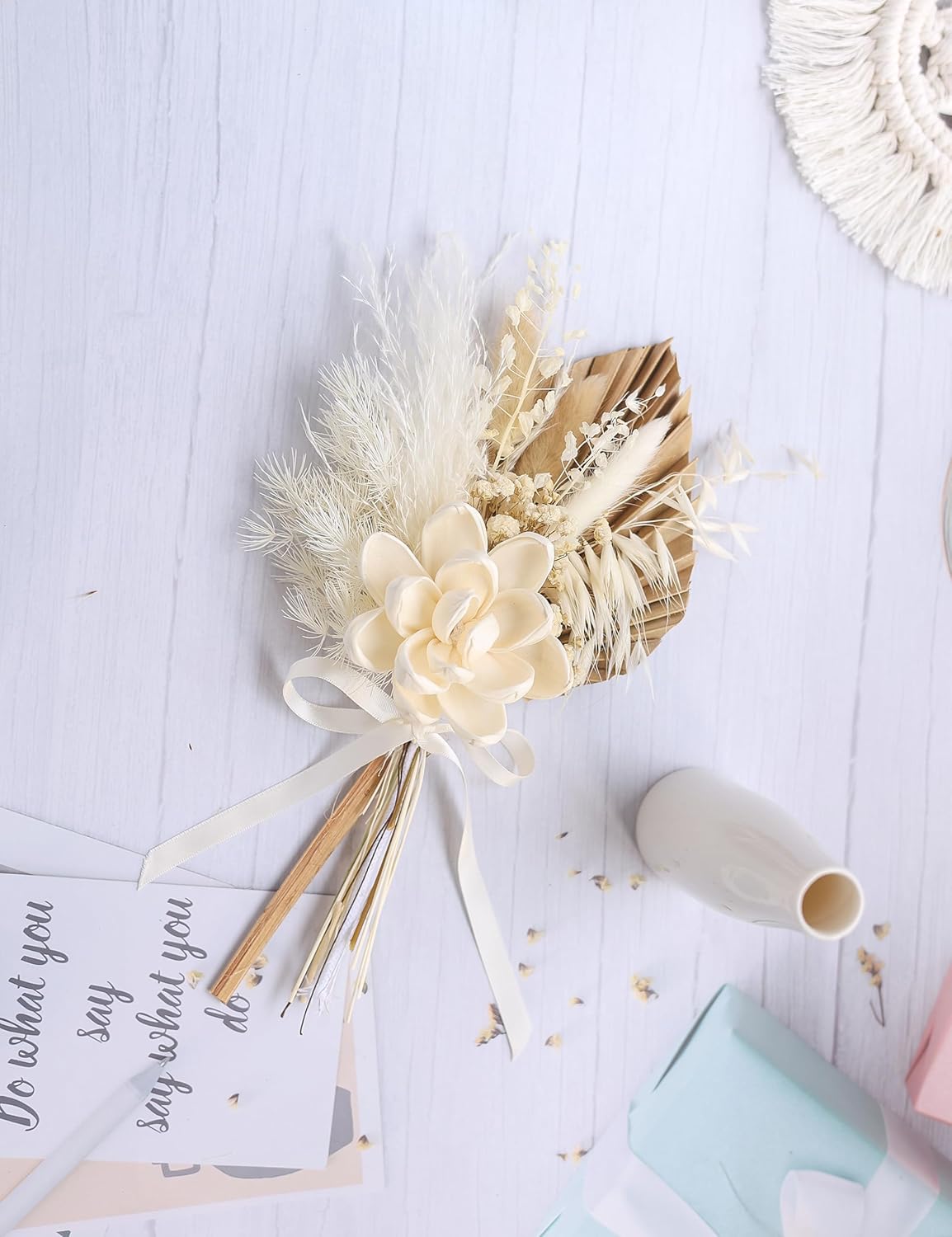 Xins Convey Dried Flowers Bouquet with Vase