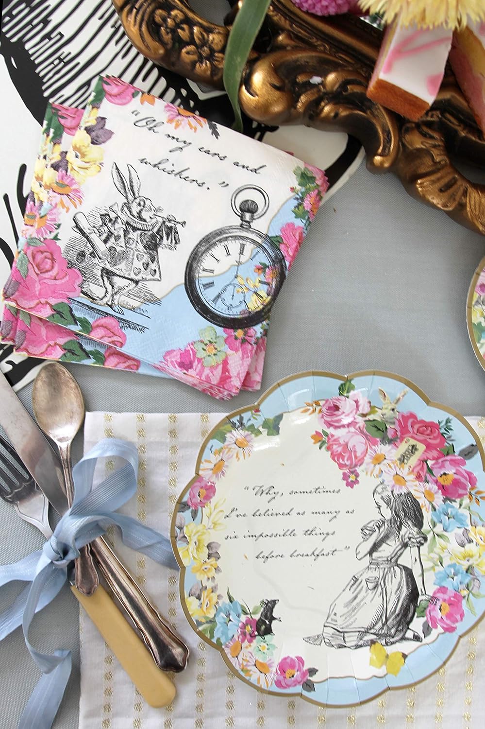 Talking Tables Pack of 24 Alice in Wonderland Themed Plates 7 Inch